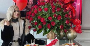 Милион рози за Марешка от „Игри на волята“ за 8-ми март СНИМКИ