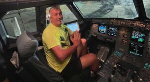 PR ЛАЗАРОВ ОТИДЕ ДО ЗАНЗИБАР, ЗА ДА БЛАГОДАРИ НА БОГ ОТ ПИЛОТСКАТА КАБИНА