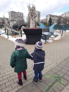 Колко са 6 месеца когато си на 4 години?