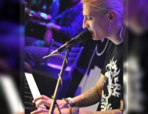 Търновският музикант Савов: „Участията, пиано баровете и клубовете много ми липсват!“