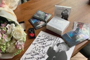 Лили Иванова похвали Софи Маринова по телефона и я зарадва с куп подаръци