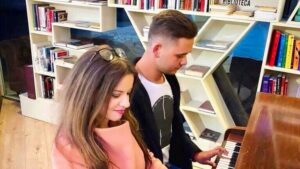 Елица Тодорова: Нека бъдем изпълнени с Вяра, Надежда и Любов.