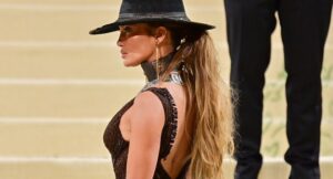 Новини от МАГАМА: JLo избра ослепителните удължения за коса Great Lengths за MET GALA 2021!