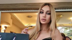 Фолк певицата Тина с предложение за брак от металист