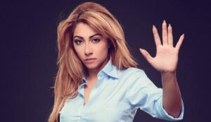 РОКСАНА ПОСВЕЩАВА ПЕСЕН НА ИСУС