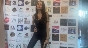 Цвети Разложка с награда в категория ,,Топмодел на деситилетието”