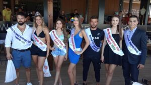 Обзор избра своите Крал и Кралица на красотата