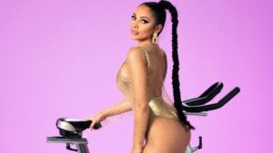 Сексапилната Вая е новото откритие на фолкa