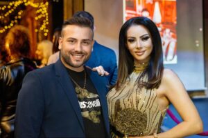 Валентин Велчев с наградата „Албум на годината“ и нова песен