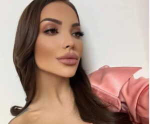 Мистериозният „А“ заведе Жасмина Стоичкова на почивка в Кан СНИМКА