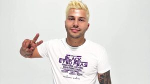 Българският топ коафьор Емилио Стефано се грижи за косите на Black Eyed Peas