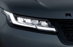 RANGE ROVER VELAR: ВДЪХВАЩА УВЕРЕНОСТ ТЕХНОЛОГИЯ ПОДОБРЯВА ВСЯКО ШОФИРАНЕ