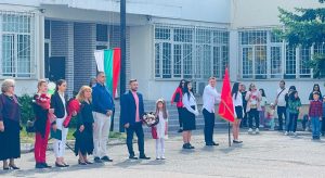 Валентин Велчев пя на патронния празник на училище „Гоце Делчев“