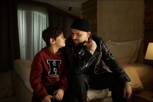 Синът на Силвър го изигра като дете в новия клип с Анелия