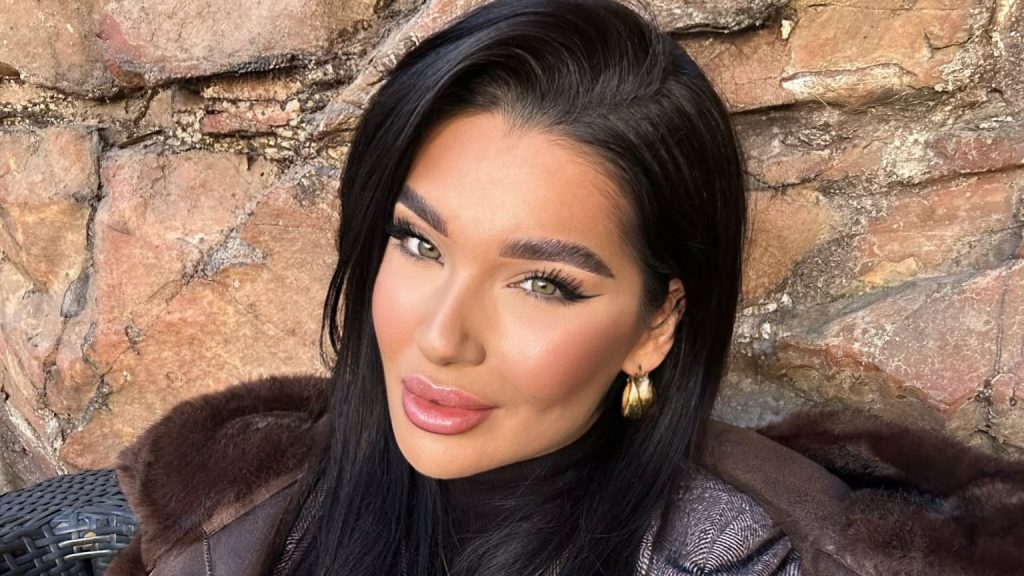 Шок на столичен булевард: Мис България 2022 Александра Кръстева беше ударена от шофьор след клаксон