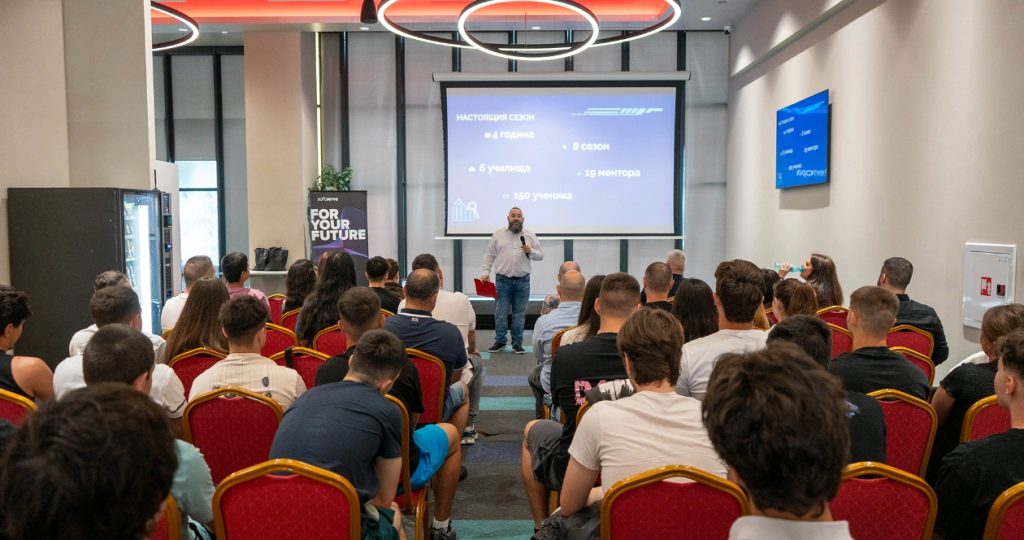 Рекорден интерес към Техническата академия на AIBEST: над 150 ученици започват работа по реални ИТ проекти в Бургас