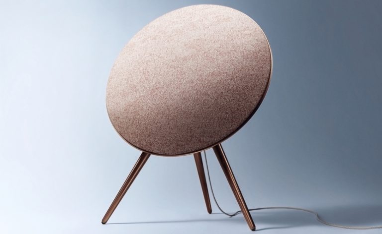 BANG & OLUFSEN ПРЕДСТАВЯ BEOSOUND A9 В ЦВЯТ SIENNA BROWN С НОВА ПЕРСОНАЛИЗИРАНА ДАМАСКА WOOLSCAPE ОТ KVADRAT