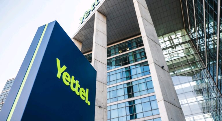 Yettel отваря нови позиции за хора с увреждания в програмата „Рамо до рамо“