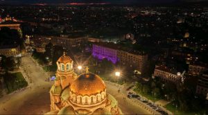 На 15 ноември знакови сгради в България ще светнат в лилаво за недоносените деца
